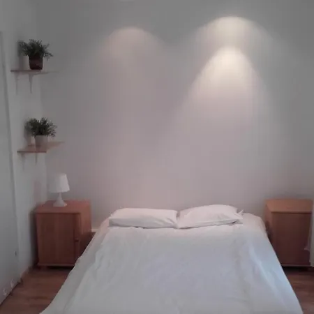 Hostel Apart & Hostel Guest Room Brendan